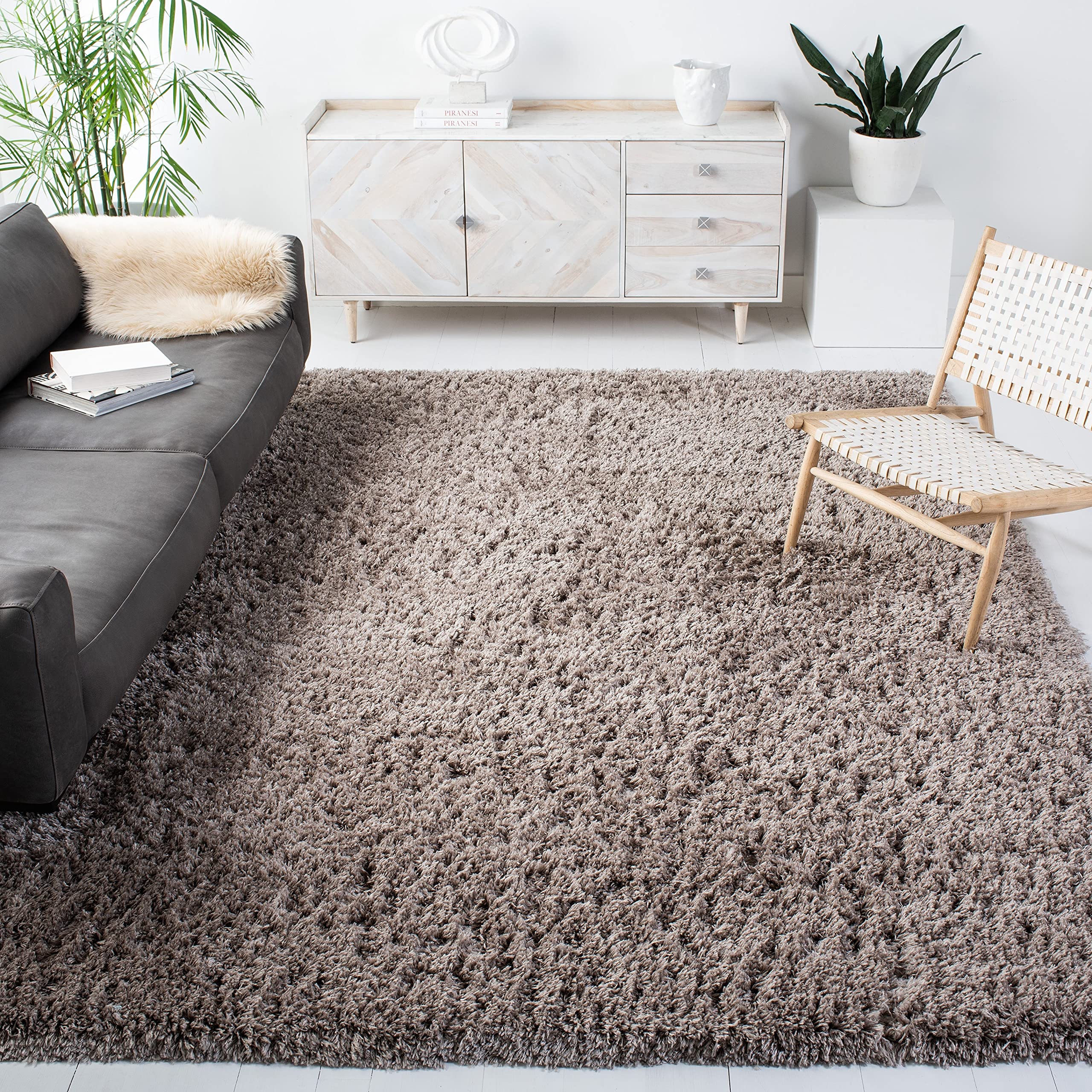 Safavieh Polar Shag Collection Alfombra de área extragruesa de 6 pies 7 pulgadas x 9 pies 2 pulgadas Mushroom PSG800C Solid Glam de 3 pulgadas